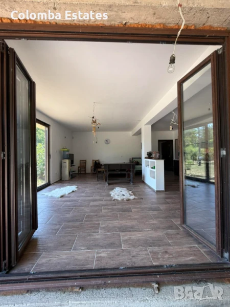 Просторна къща с 4 дка двор в село Голям Дол, област Стара Загора, снимка 1