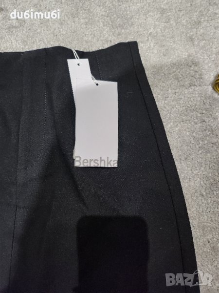 ЧИСТО НОВА КЪСА ПОЛА BERSHKA XS, снимка 1