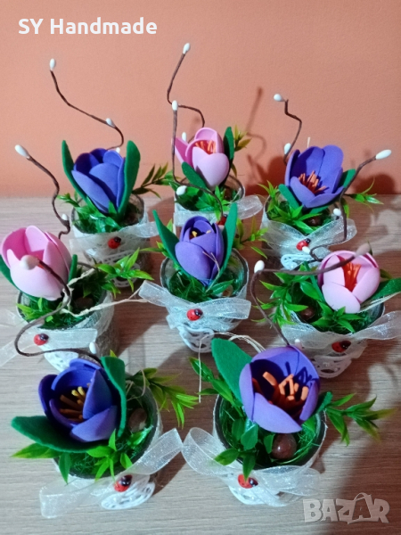 Вазичка с цвете , снимка 1