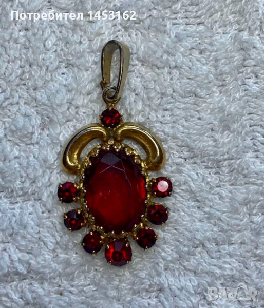 Стара висулка с гранатово стъкло , снимка 1