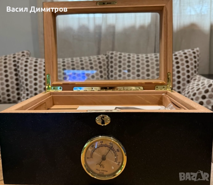 КУТИЯ ЗА ПУРИ С ОВЛАЖНИТЕЛ, снимка 1