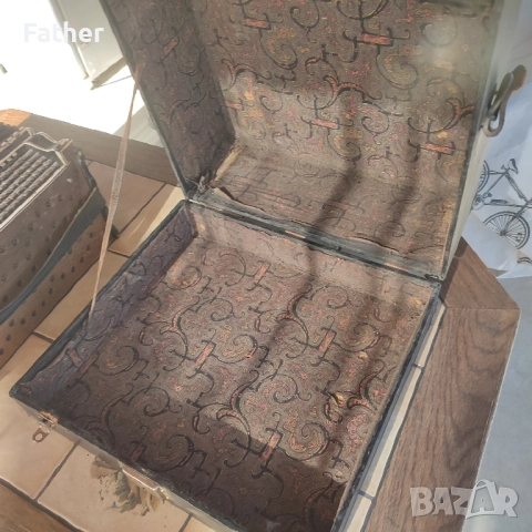 Колекционерски ретро акордеон Maximilien Vichoff, снимка 18 - Акордеони - 51787016