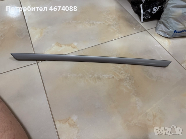 Вътрешна лайсна на кора на врата на Жета Голф Jeta Golf 5 само за 20лв. 1K4867449