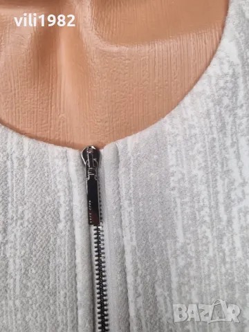 Ново дамско сако Hugo Boss, снимка 3 - Сака - 47404237