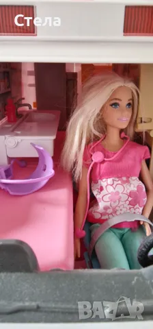 Мобилна клиника за грижи Barbie You Can Be, снимка 9 - Кукли - 50051574