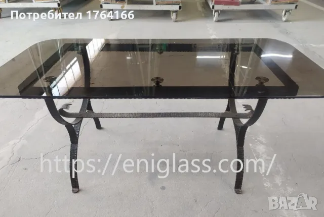 Стъклена маса от цветно стъкло изработена от ЕНИ ГЛАС, снимка 1
