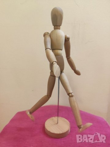 Дървена статуетка. 