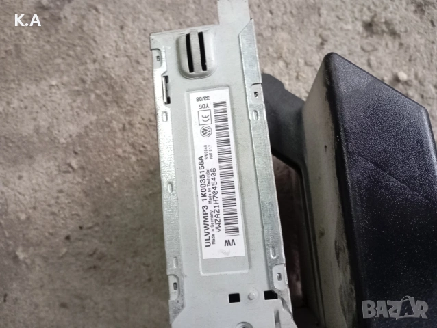 Радио CD VW Touran 1K0035156A, снимка 3 - Части - 53455650