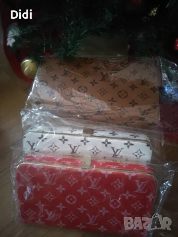 Чанти Пликове Клъч Луи Вютон, снимка 5 - Чанти - 29670696