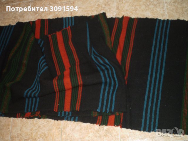 Примитивен ръчно тъкан вълнен килим Червени зелени ивици България , снимка 4 - Антикварни и старинни предмети - 41756161