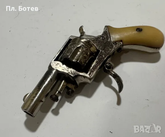 Уникален стар револевер, снимка 7 - Антикварни и старинни предмети - 55943828