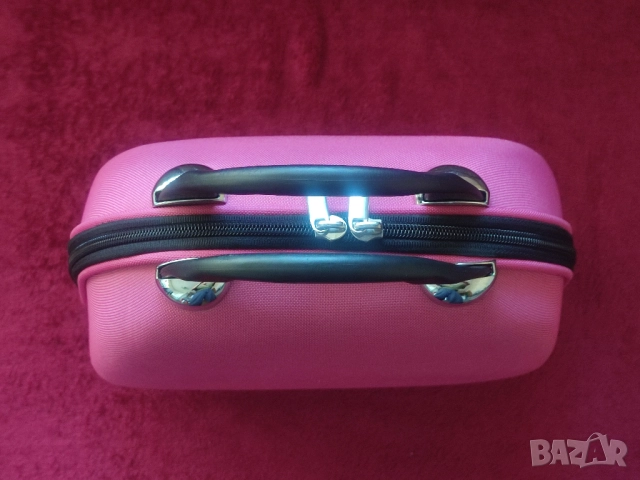 Кокетна розова чанта с цип, тип куфарче. Подходяща за грим, козметика, аксесоари, маникюр, педикюр, снимка 3 - Чанти - 52425349
