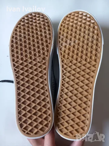 ЧИСТО НОВИ оригинални кецове VANS Old Skool Plaid, Естествен велур, Номер 39 (Стелка 25 см), снимка 4 - Детски обувки - 56021083