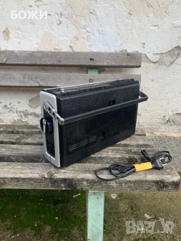 радиокасетофон Grundig C 4200 Automatic, , снимка 2 - Радиокасетофони, транзистори - 53497569