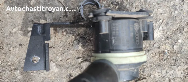 Водна помпа Ауди А4 б8 2.0тди 143к.с - 03L 965 561 A
