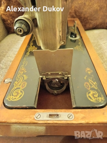 Шевна Машина 60те Ретро Руска Реплика на части, снимка 3 - Шевни машини - 52776580