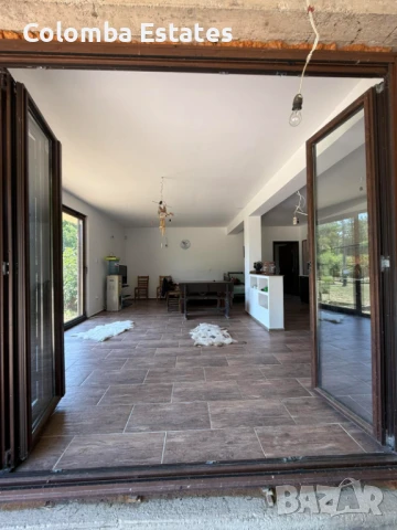 Просторна къща с 4 дка двор в село Голям Дол, област Стара Загора, снимка 1