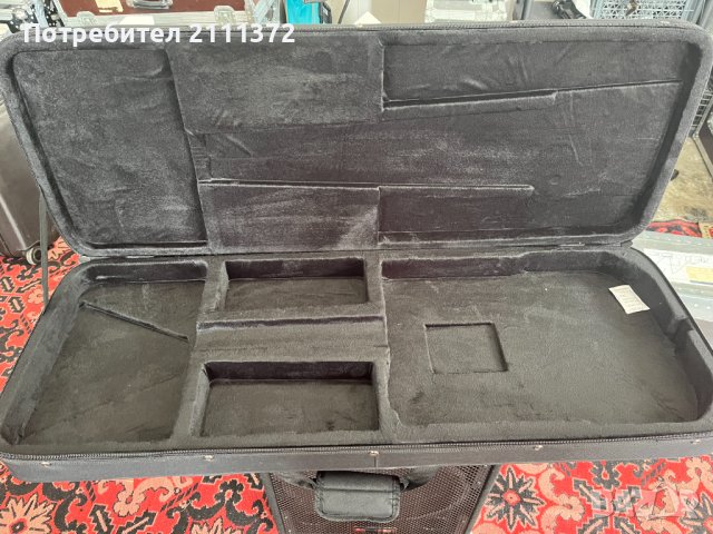 Мек куфар за китара