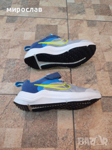 Детски маратонки найк номер 29.5, снимка 2 - Детски маратонки - 51641216