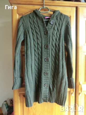 Дълга кафява жилетка плетиво