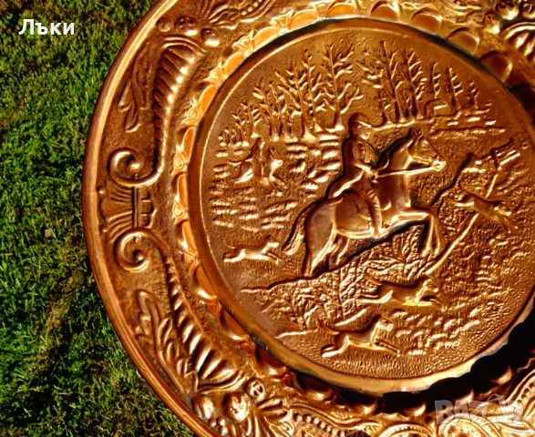 Медно пано,чиния с релефна ловна сцена Лов на лисици. , снимка 3 - Пана - 52159146