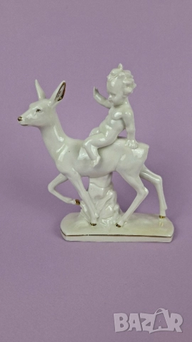 Порцеланова фигурка на дете, яздещо сърна - Thuringia, Германия