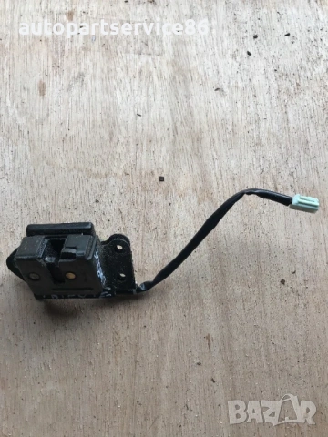 Заключващ механизъм за заден капак за Mazda Tribute 2.0 (2002)