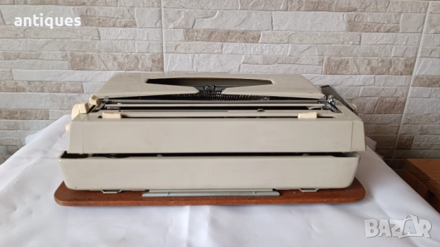 Стара пишеща машина Princess 500 - 1970" год., снимка 6 - Антикварни и старинни предмети - 53162440