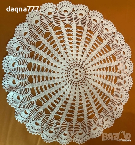 Плетена ръчно покривка за маса 20 лв, снимка 3 - Декорация за дома - 51863811