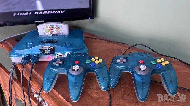 Nintendo 64 (N64) в лимитирания полупрозрачен цвят Ice Blue (прозрачно синьо от серията Funtastic),, снимка 4 - Nintendo конзоли - 55720629