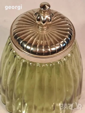 Цветен стъклен буркан с метален похлупак   21/2, снимка 5 - Аксесоари за кухня - 49155699