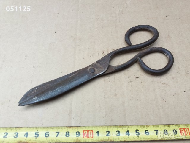 възрожденска кована ножица - абаджийска , снимка 7 - Антикварни и старинни предмети - 35789387