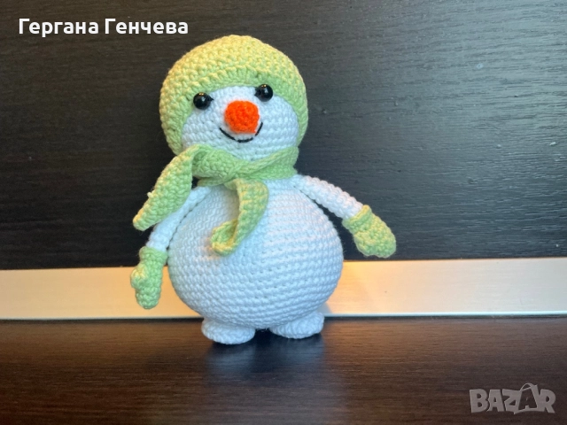Ръчно изработен плетен снежен човек – идеален подарък! 