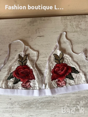 Ново бяло дантелено бюстие с бродирано цвете и регулиращи се презрамки S , M , L , XL размер 🤍🌹❤️, снимка 2 - Бельо - 52196979