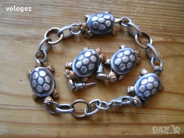 уникален сребърен комплект (гривна и обици)