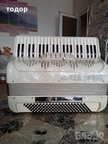 Италиански акордеон 120 баса