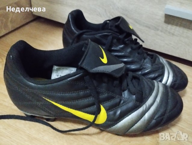 Бутонки Nike 40 номер, снимка 2 - Детски маратонки - 42303656