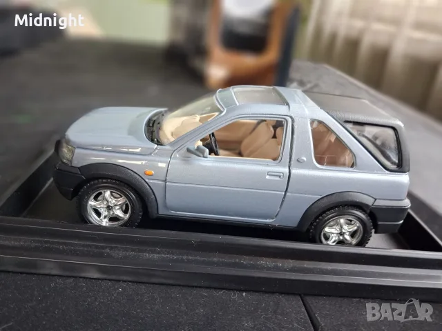 макет Land Rover Freelander 1:24, снимка 2 - Колекции - 56268191