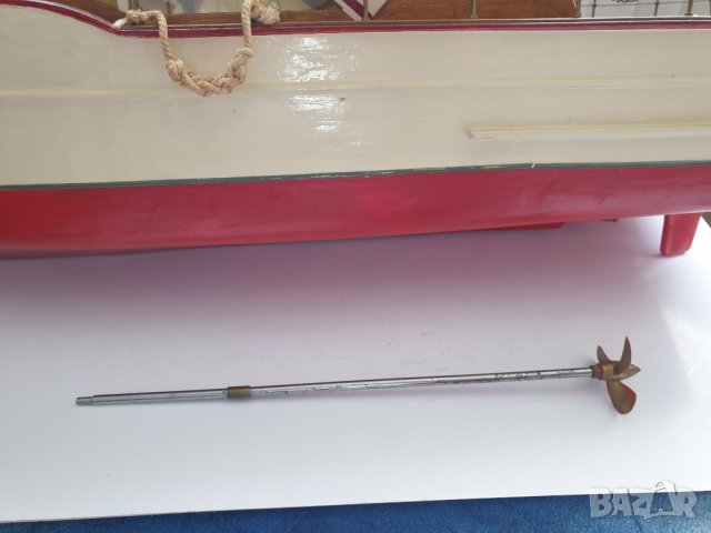 Модел на кораб Constellation 1966 година, снимка 4 - Колекции - 40974993