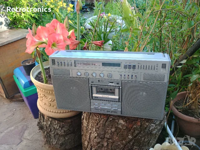 Sharp GF-9797 vintage radio cassette, снимка 15 - Радиокасетофони, транзистори - 50340664