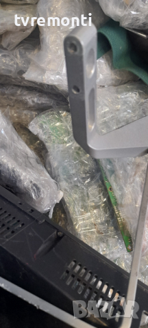 оригинална стойка за телевизор Strong модел SRT40FZ4003N