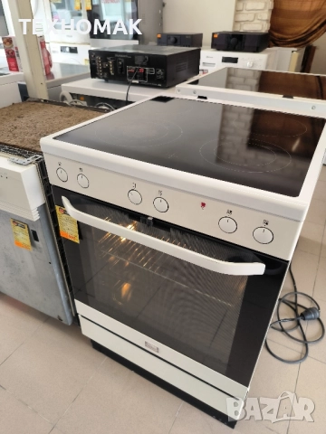 Свободностояща фурна VOSS ELECTROLUX с керамичен плот, каталитично покритие широка 60 см. 