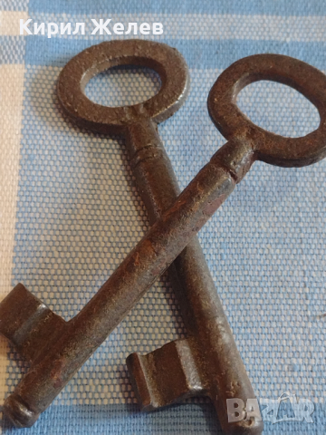 Два стари ключа от соца за брава за КОЛЕКЦИЯ ДЕКОРАЦИЯ БИТОВ КЪТ 41011, снимка 4 - Други ценни предмети - 44817687