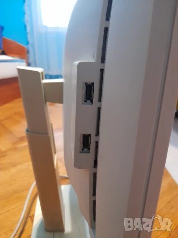 Монитор Fujitsu , снимка 10 - Монитори - 50911707