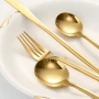 Комплект прибори за хранене в златист цвят от 24 части с луксозен дизайн и магнитна кутия, снимка 6