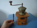 Стара ретро дървена мелница за кафе, снимка 10