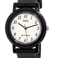 Страхотен нов Casio дамски спортен часовник с черна силиконова каишка., снимка 1 - Дамски - 42540064