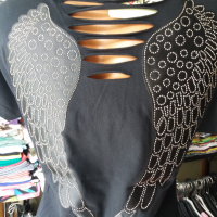 Суперефектна черна блуза с камъчета и изрязан гръб във форма на ангелски  крила в Тениски в гр. Ловеч - ID36302725 — Bazar.bg