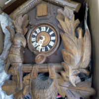 Немски часовник с куковичка,с ловни сцени, снимка 2 - Стенни часовници - 36508391
