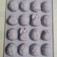 24 малки яйца яйце силиконов молд форма калъп фондан шоколад гипс бонбони декор, снимка 1 - Форми - 39643070